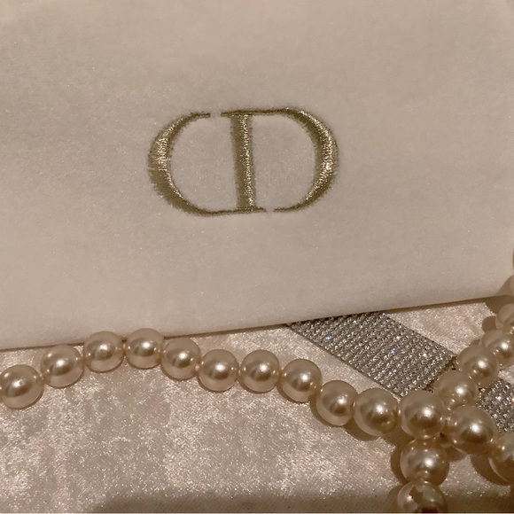 Beautiful Dior velvet bag with pearls - Picture 5 of 7